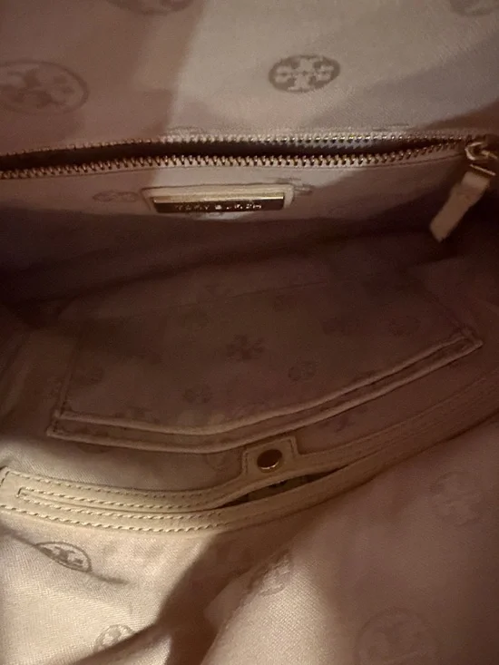 Tory Burch beige crossbody - Picture 7 of 8